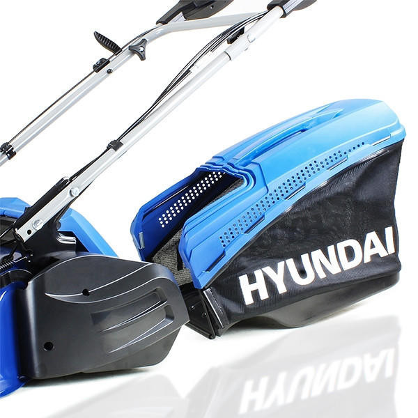 Hyundai 19 /48cm 139cc Self-Propelled Petrol Roller Lawnmower | HYM480SPR