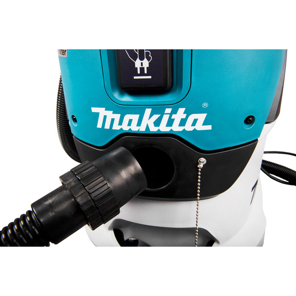 Makita VC4210MX/1 110v M-Class Dust Extractor 42L With Power Take Off
