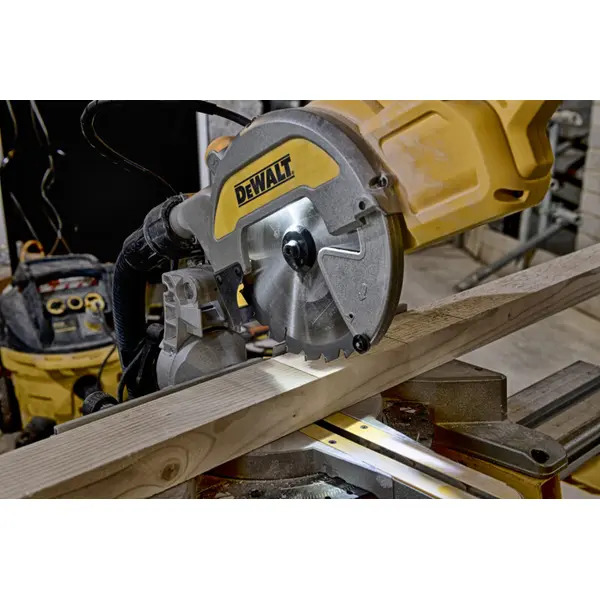 DeWalt DWS777-GB 216mm XPS Sliding Compound Mitre Saw 240V 