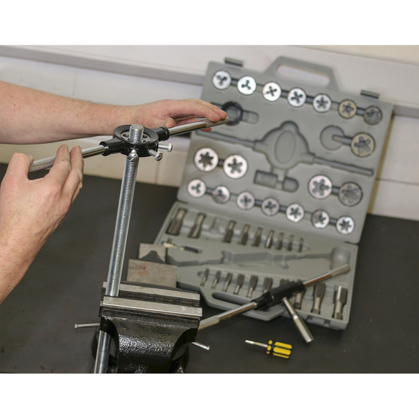 Sealey AK303 Metric Tap & Die Set Split Dies 45pc