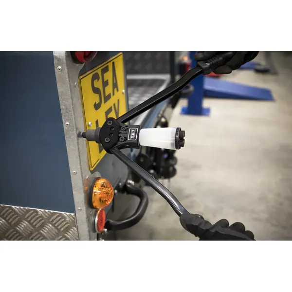 Sealey AK3983 Medium-Arm Riveter with Collection Bowl