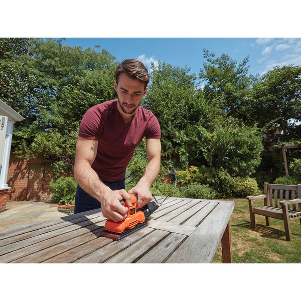 BLACK + DECKER BEW220 Heritage 1/3 Sheet Sander 150W 240V