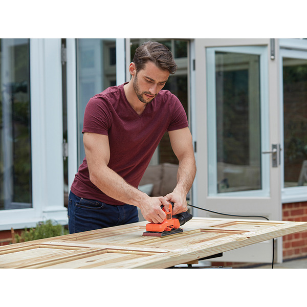 BLACK + DECKER BEW220 Heritage 1/3 Sheet Sander 150W 240V