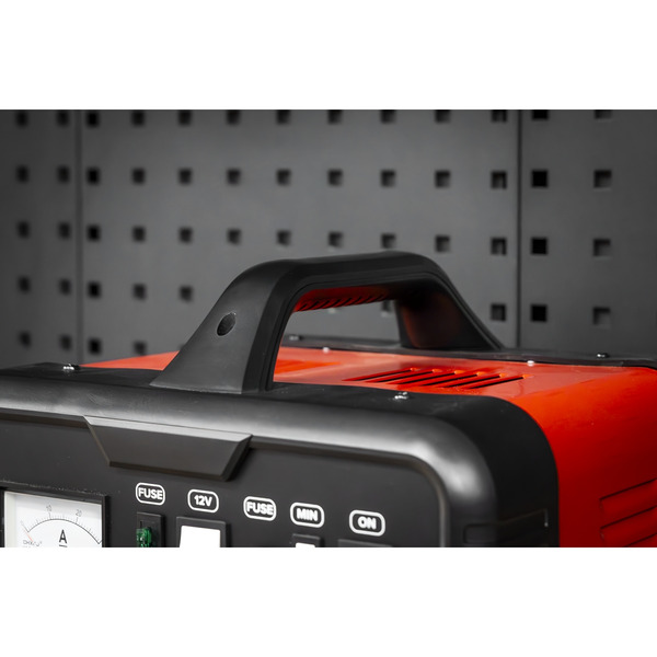 Sealey CHARGE115 12/24V Battery Charger 19A 230V