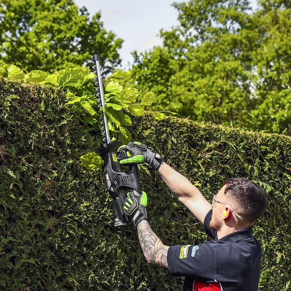Sealey CP108VHT SV10.8 Series Cordless Hedge Trimmer Kit 10.8V 2Ah
