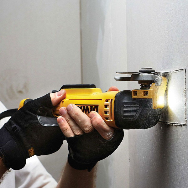 DeWalt DCS355P1-GB 18V XR 5Ah BL Oscillating Multi Tool T-STAK Kit