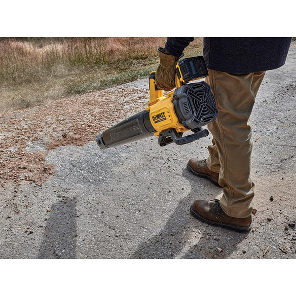 DeWALT DEWDCMB562P1 Power Tools DCMB562P1 XR Brushless Axial Blower 18V 1 x 5.0Ah Li-ion