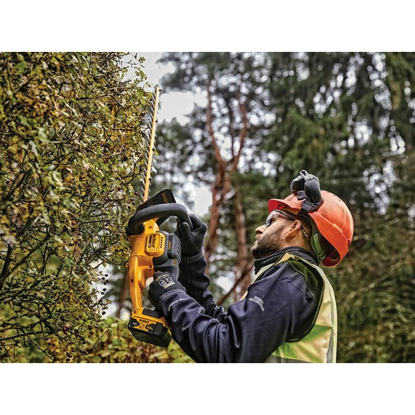 DeWALT DEWMHT563P1 DCMHT563P1 XR Hedge Trimmer 18V 1 x 5.0Ah Li-ion