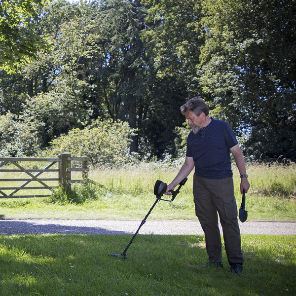 Sealey DL6 Dellonda Lightweight Metal Detector with High Accuracy Pinpoint Function