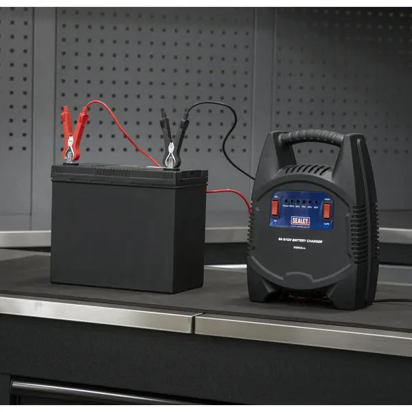 Sealey DSBC8 8A 6/12V Battery Charger 230V