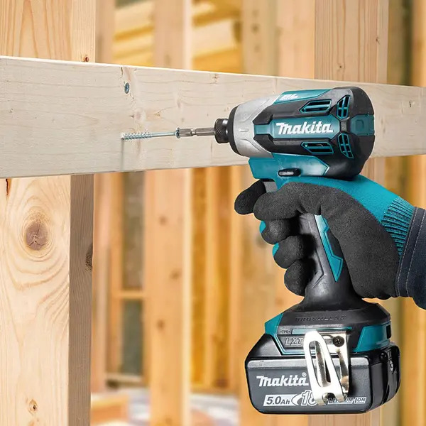 Makita DTD158Z 18V LXT Cordless Brushless 1/4