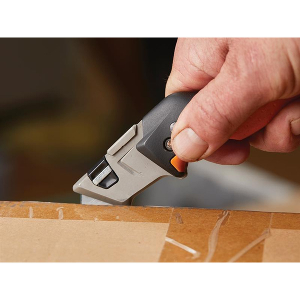 CarbonMax Folding Utility Knife