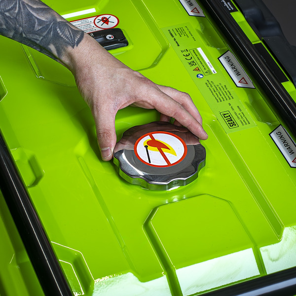 Sealey G5501 5500W Generator 13hp 4-Stroke Engine 110/230V