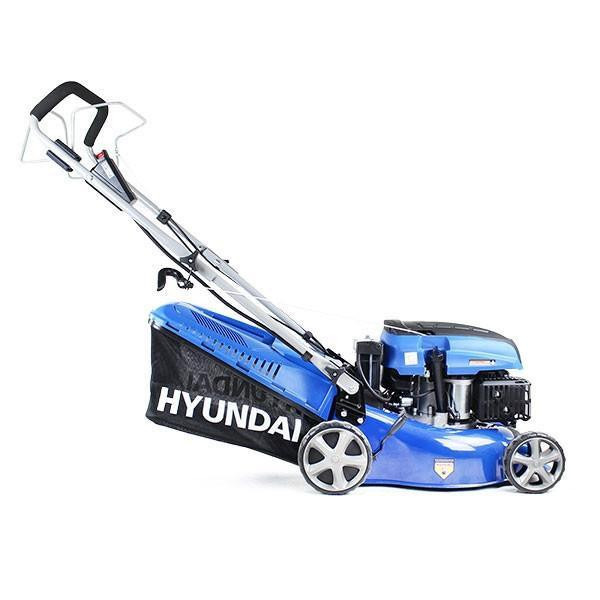 Hyundai 17 / 43cm 139cc Electric Start Self Propelled Petrol Lawnmower And Extras