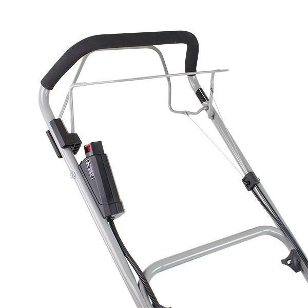 Hyundai 17 / 43cm Rear Roller Electric Start Self Propelled Petrol Lawnmower And Extras