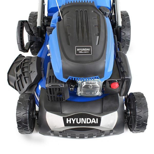 Hyundai 18 / 46cm Cut 139cc Petrol Self Propelled Mulching Lawnmower And Extras