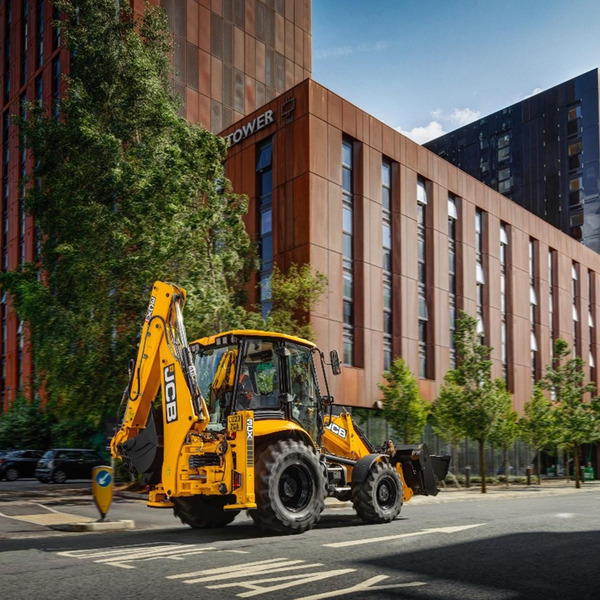 JCB 42'' Roller Cabinet and Top Tool Chest Stack with Backhoe Loader Wrap | JCBBHLSTACK