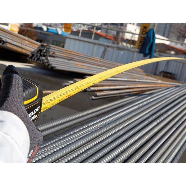 Komelon KOMPWB82E Extreme Tape Measure Stand-out Pocket Tape 8m/26ft (Width 32mm)