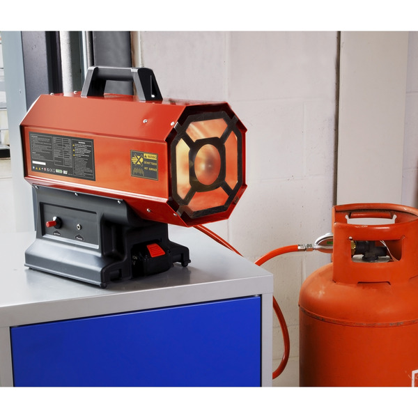 Space Warmer® Propane Heater 30,000-68,000Btu/hr (9-20kW) 230V with 20V 4Ah Kit