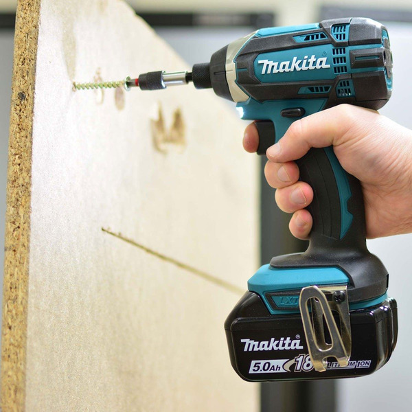 Makita DLX2131TJ 18V 2x5.0Ah Li-ion Combi Impact Twin Kit