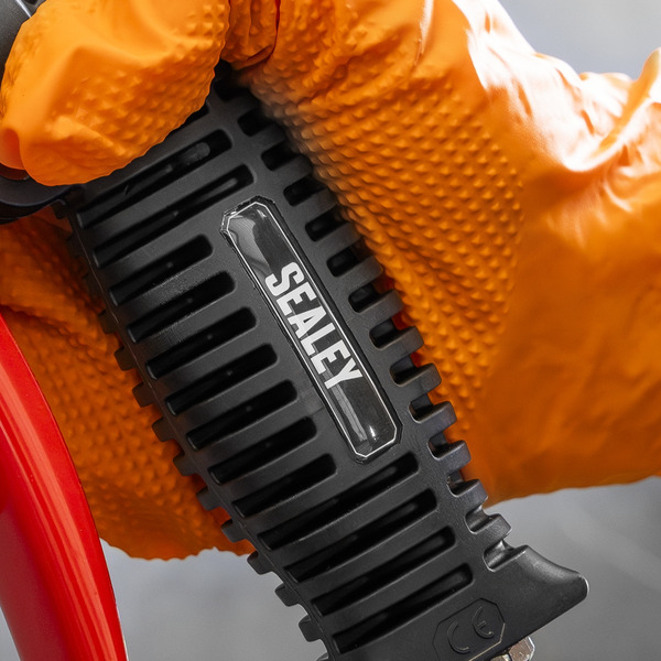 Sealey SA9304 Tyre Inflator with Clip-On Connector