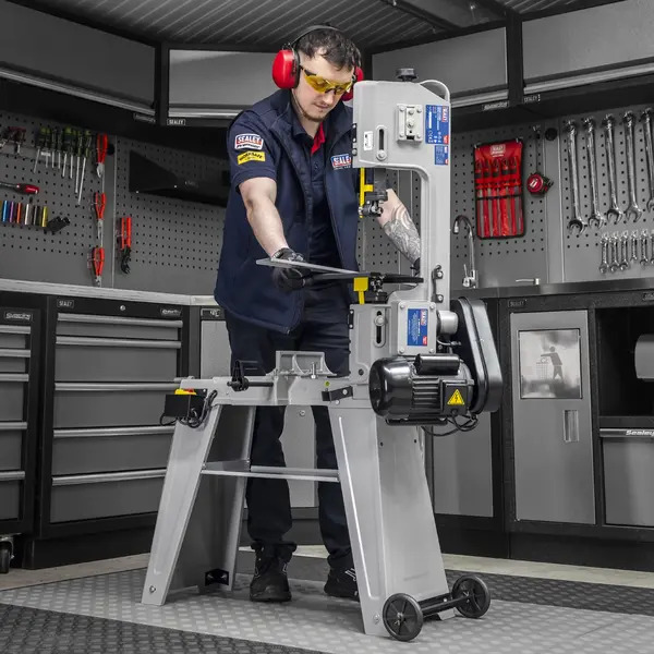 Sealey SM5 Metal Cutting Bandsaw 3-Speed 150mm 375W230V