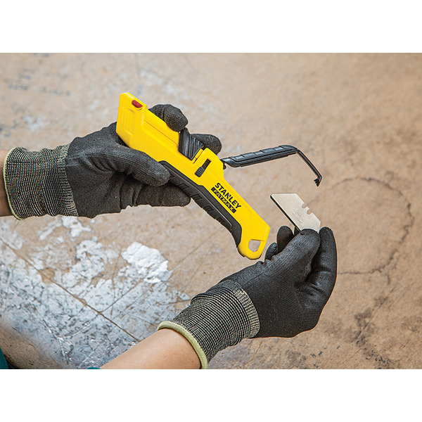 STANLEY® Hand Tools FatMax® Auto-Retract Tri-Slide Safety Knife