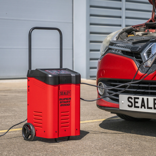 Sealey 12/24V Starter 200A/Automatic Battery Charger 60A