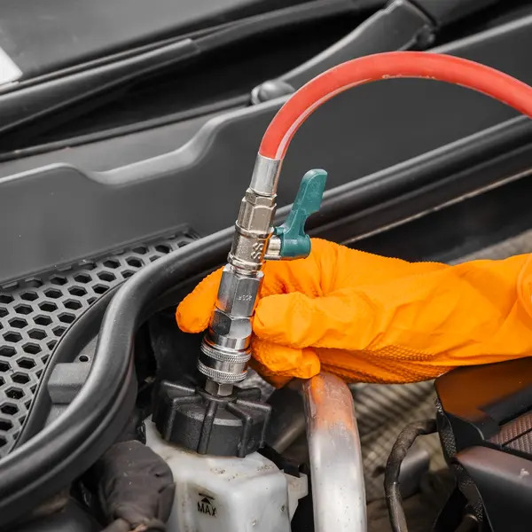 Sealey VS0204 Pneumatic Brake & Clutch Pressure Bleeder Kit 5L