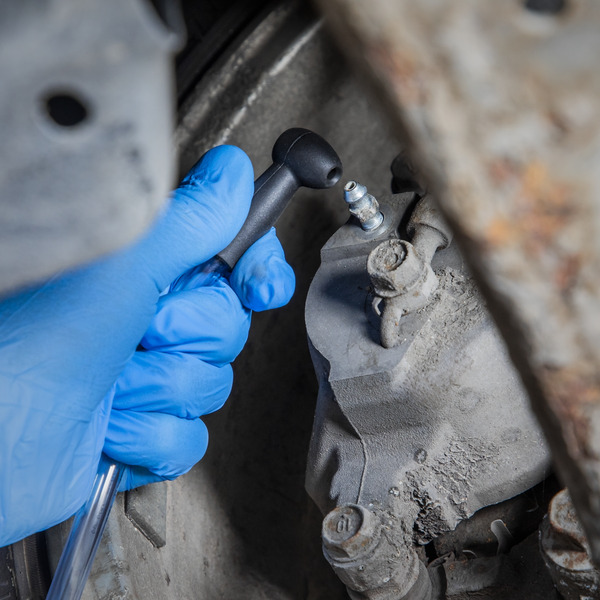 Sealey VS0220 Premier Pneumatic Vacuum Brake & Clutch Bleeder 1.2L