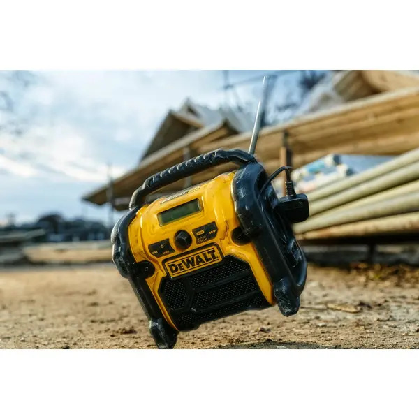 DeWalt DCR020-GB DCR020 240v XR Li-ion DAB/FM Compact Radio Bare Unit