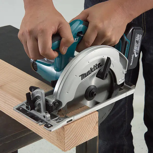 Makita DSS611Z 18v 165mm LXT Circular Saw Bare Unit