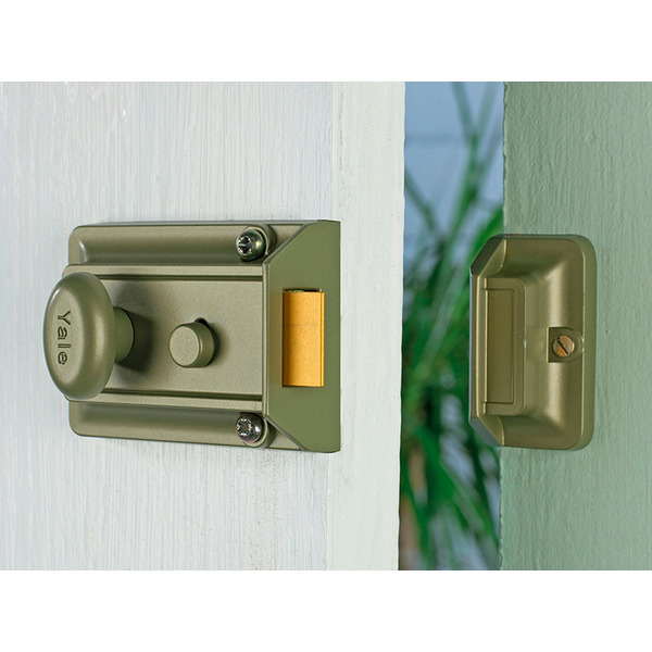 YAL77ENBSC Yale Locks P77 Traditional Nightlatch 60mm Backset Nickel Brass Finish SC Cylinder Box