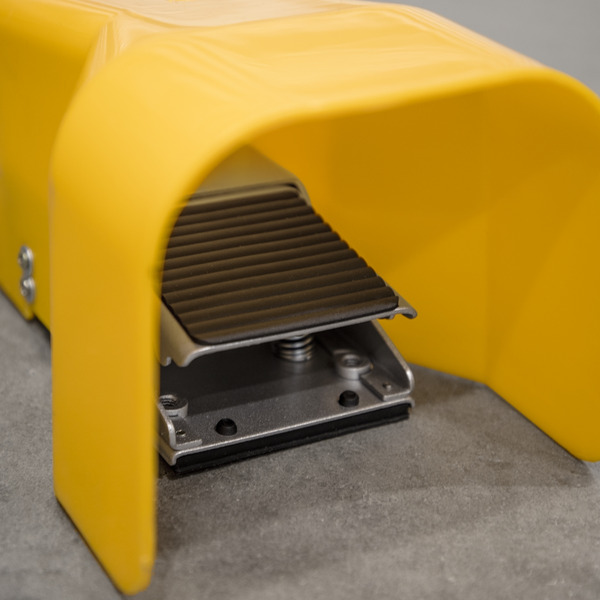 Premier Air/Hydraulic Floor Type Press with Foot Pedal 30 Tonne
