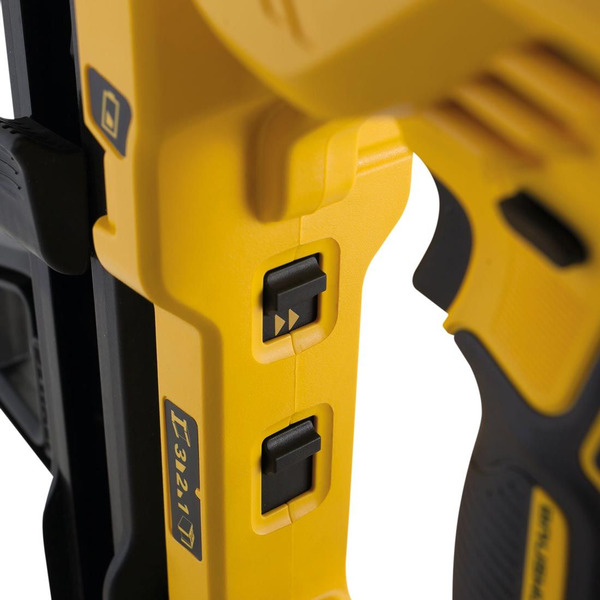 DeWalt DCN890N 18v XR Concrete Nailer Bare Unit