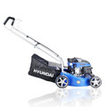 Hyundai 16 / 40cm Cut Lightweight Petrol Push Lawnmower And Extras