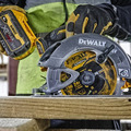 DeWalt DCS578T2-GB 54V 2x6.0Ah FlexVolt 190mm 30mm Circular Saw Kit
